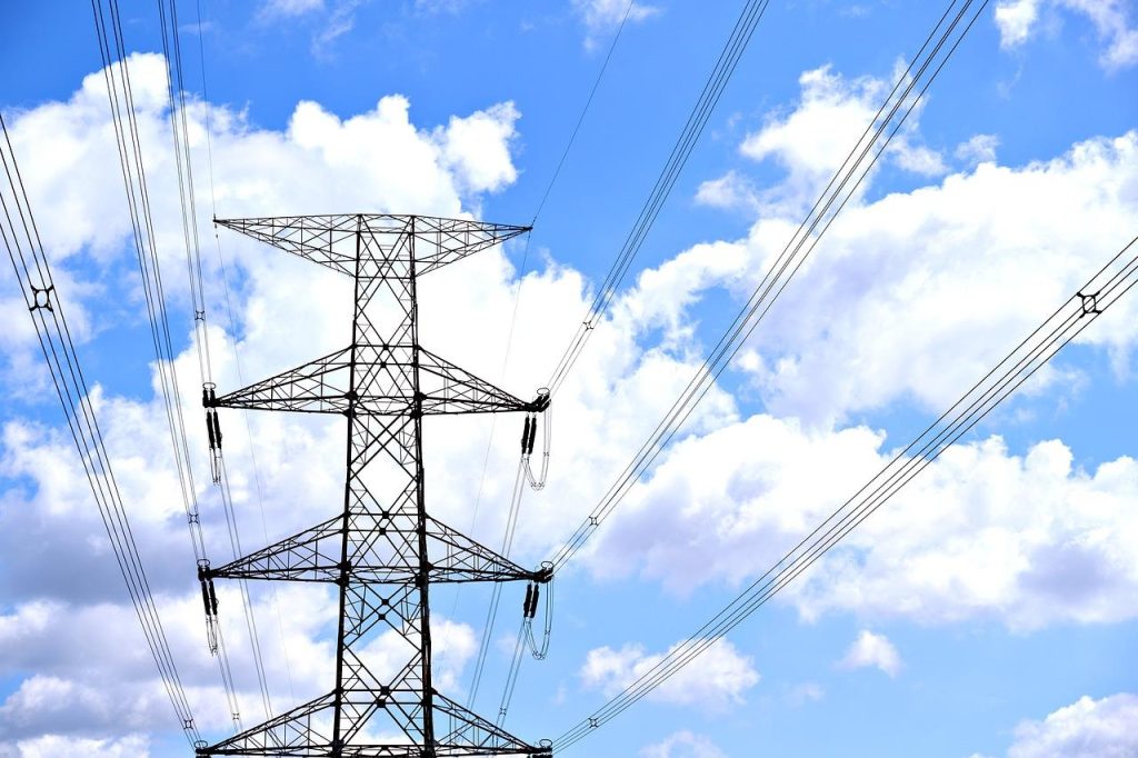 Voorbereiding stroomstoring Apeldoorn - noodkit met zaklampen, batterijen, water en EHBO-spullen voor stroomuitval